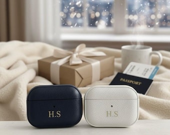Funda de lujo personalizada con iniciales doradas para Airpods Pro 3, Pro 2 Pro / Airpods 4, 3, 2 y 1. Efecto piel vegana. Carcasa personalizada con monograma dorado.
