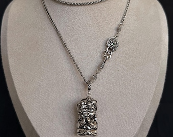 Collar gótico vintage, collar con colgante de máscara mítica, joyería tótem de estética oscura, regalo gótico unisex