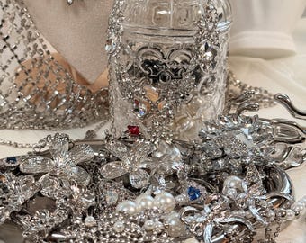 Joyero vintage de plata con perlas, tarro misterioso con diamantes de imitación, accesorios nupciales coquetos, regalo romántico para ella.