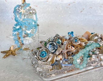 Tarro de joyería misterioso del océano, caja de regalo de joyería con temática de playa, set sorpresa de conchas, estrellas de mar y perlas, regalo de verano para amantes del océano.