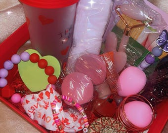 Valentine's Day Spa Gift Basket - Luxurious Bath & Beauty Set with Lipgloss - Hair Bow