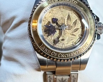 Coyote Ridge “Cannabis + Psilocybin” Custom Watch — NH35 Automatic | 18K Gold-Plated Dial & Bezel | Heat-Colored Stainless Hands | Engraved