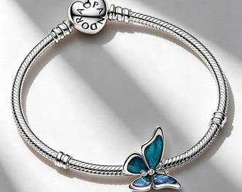 Pulsera minimalista Pandora con dije de mariposa, diseño de esmalte y cristal, cadena plateada ajustable, accesorio apilable.