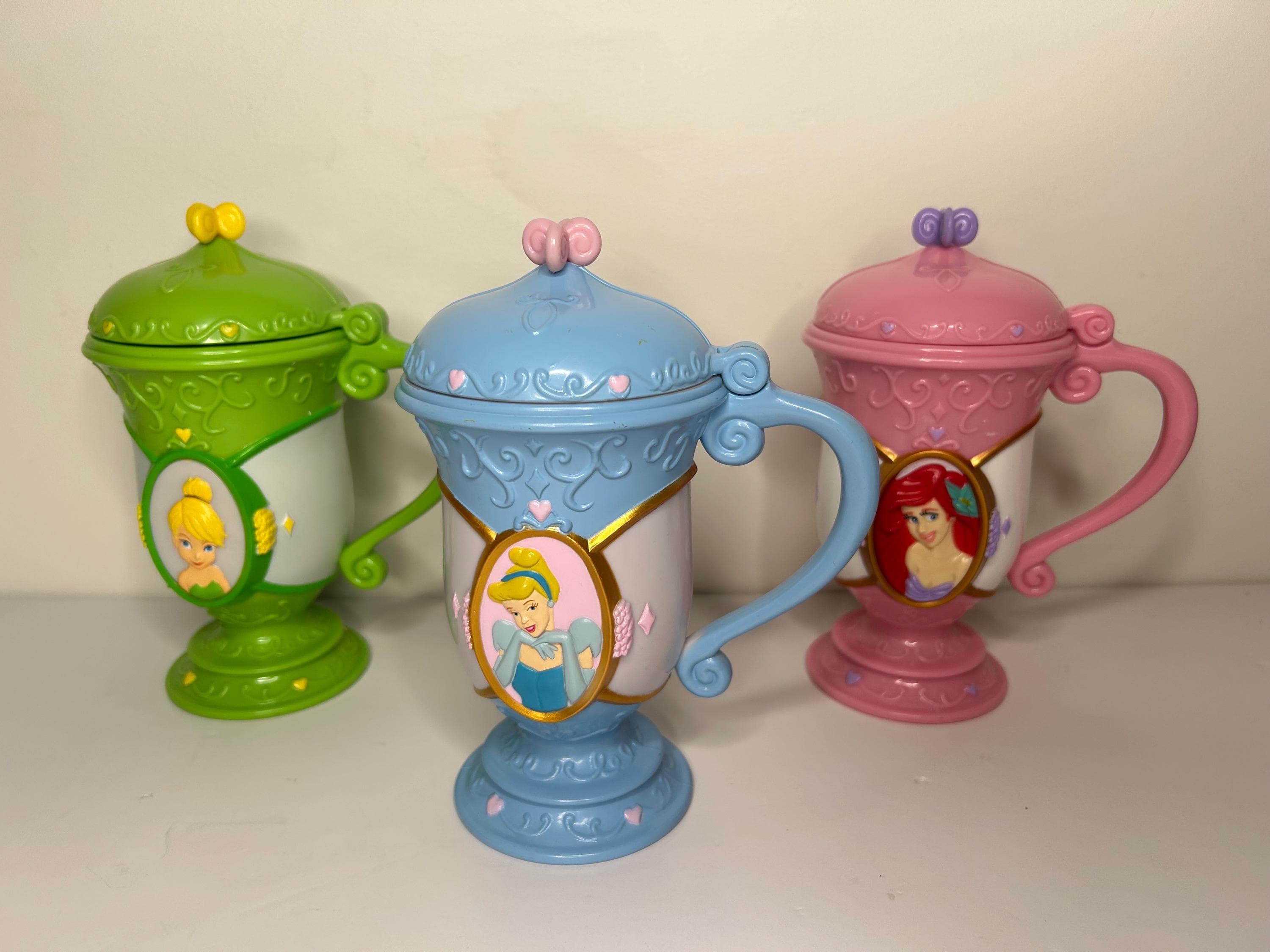 Ancien Gobelet Pliable Tuck Away Cup En Plastique - Motif Fleuri - USA