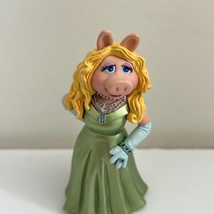 miss piggy green dress Disney Store Muppets "Miss Piggy" Doll Green Dress 19"