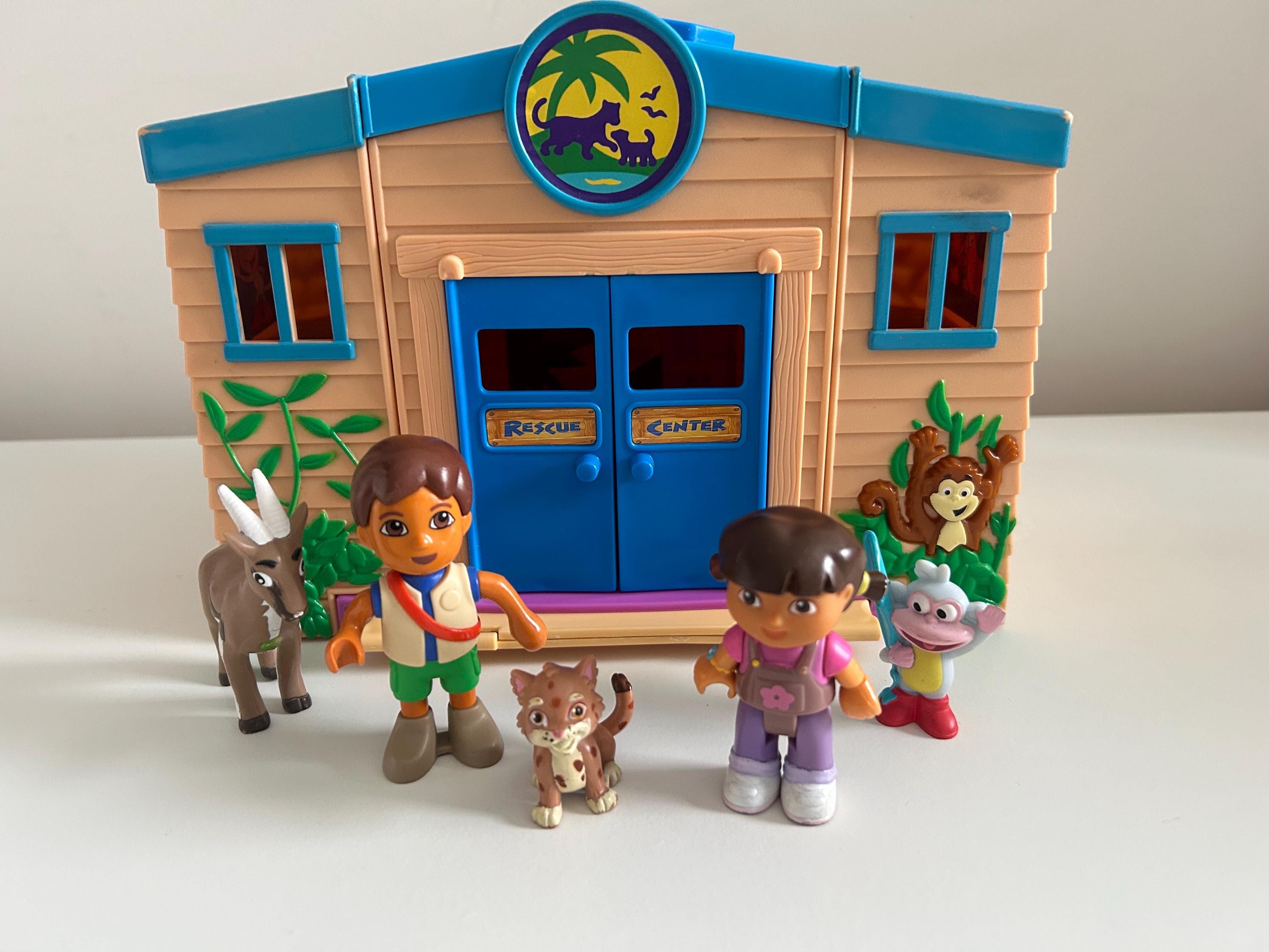Vintage 2004 Dora the Explorer House With Figures – Animal Rescue
