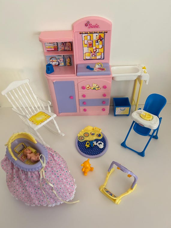 ヴィンテージ☆ベビーナーサリージャーセット Vintage Barbie Nursery Set With Baby Accessories – Changing Table
