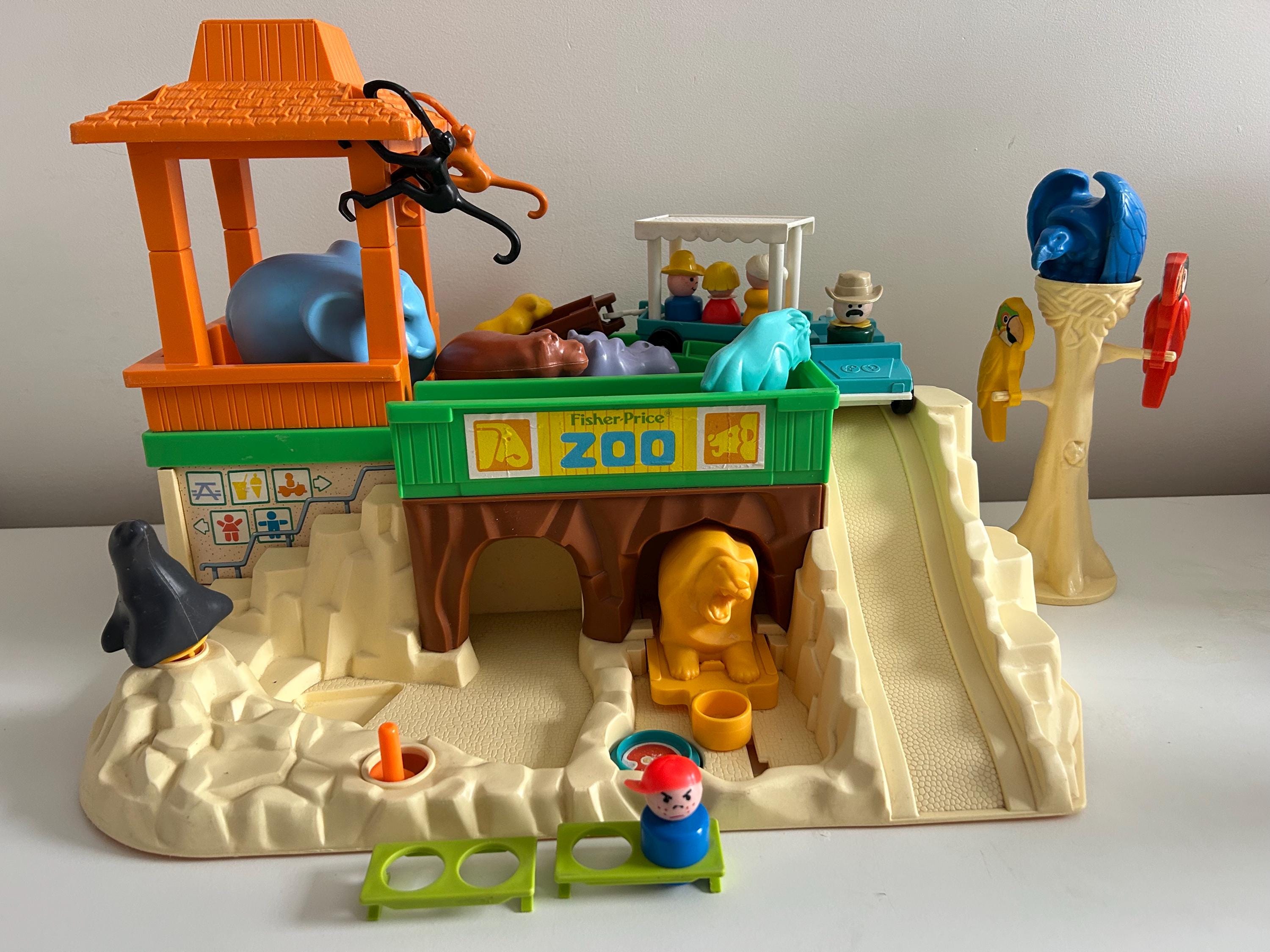Vintage Fisher-price Zoo – Children's Toy From the 1980s / Vintage