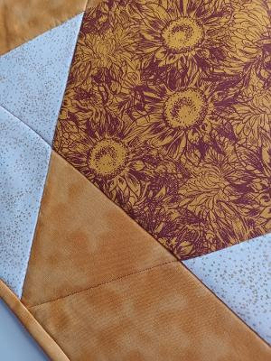 Sunflower Hive Quilted Table Topper NCU0NTD587