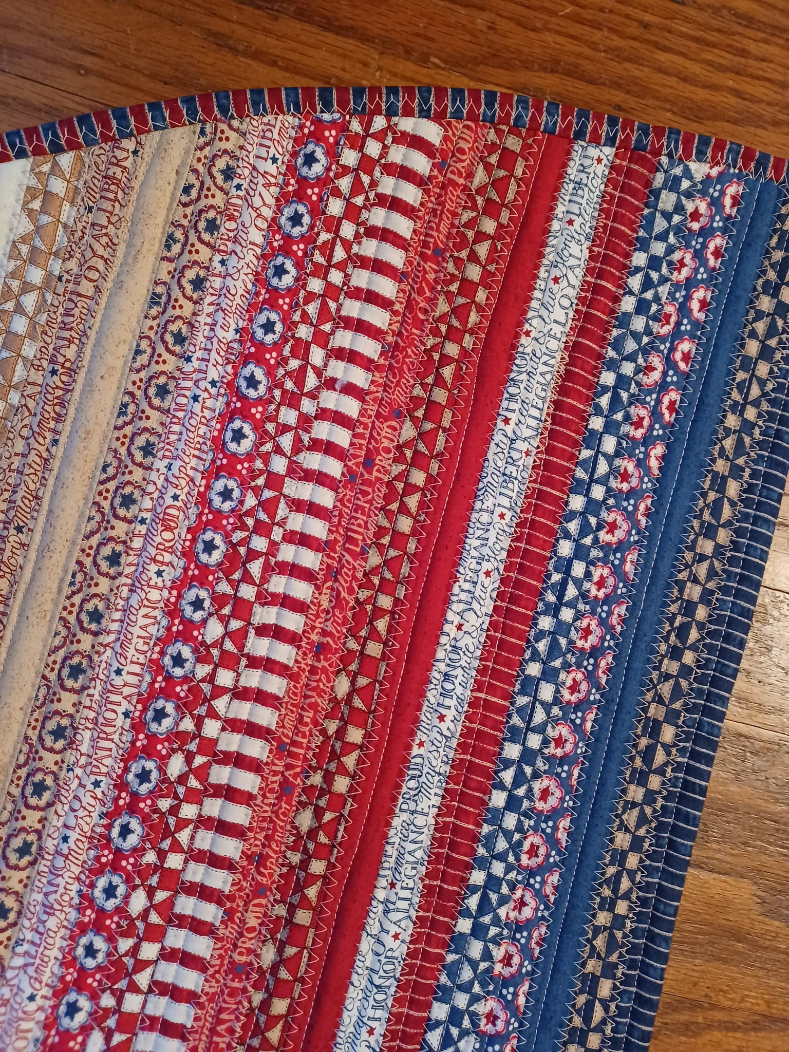 Slice Rugs Handmade Slice Shaped Accent Rugs Christmas Prints, Patriotic Prints ...