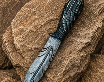 Handmade Damascus | Feather Dagger | Engraved Eagle Handl | Viking Medieval Style | Collectible piece with leather sheath.