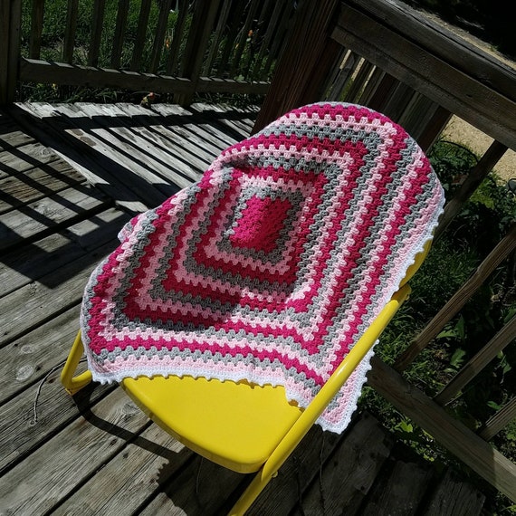 Pink and gray crochet baby blanket pattern hotsell