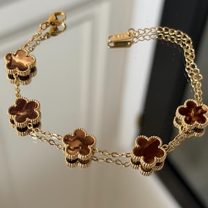 Collier Fleur 5 Feuilles Marron | Minimaliste et Délicat | Imperméable et Inaltérable | Acier Plaqué Or 18 Carats | Ajustable | Cadeau pour Elle