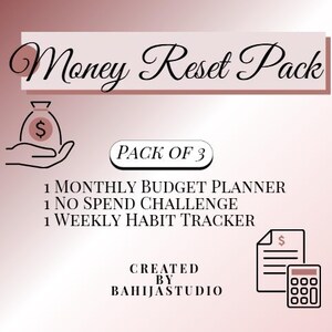 Może przedstawiać: Grafika Money Reset Pack z jasnoróżowym i bordowym gradientowym tłem. Tekst "Money Reset Pack" jest wyświetlany elegancką czcionką. Pakiet zawiera miesięczny plan budżetu, wyzwanie bez wydatków i cotygodniowy tracker nawyków.