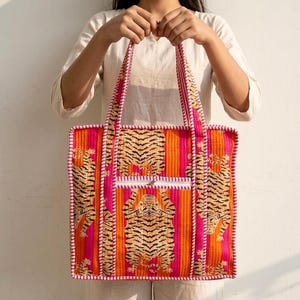 Handgefertigte Stepptasche aus Baumwolle mit Tiger Block Print | Große Boho Schultertasche für die Reise & Einkaufen | Umweltfreundliches Geschenk für sie