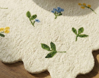 Hand Tufted Wool Rug with Scalloped Edge, Floral Meadow Area Rug, Cream Neutral Nursery Rug, Custom Size Wool Carpet, Cottagecore Room Rug
