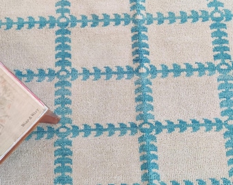 Handwoven Natural Wool Area Rug – Solid Neutral Beige Minimalist Flatweave Dhurrie for Modern Living Room & Bedroom Decor