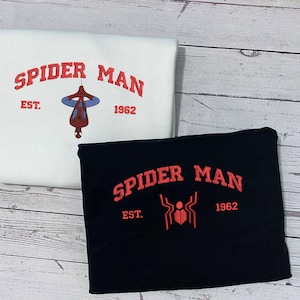 Custom Spider-Man Embroidered Sweatshirt, Custom Marvel Superhero Matching Pullover, Vintage Peter Parker Movie Fan Gift, Unisex Crewneck imagem 1