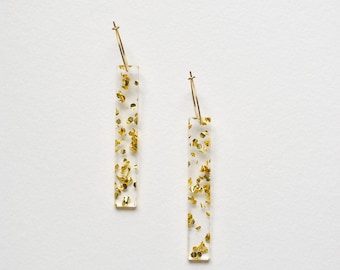 Transparent bar earrings, geometric earrings, gold resin earrings, minimal long dangle earrings, gold confetti acrylic earrings