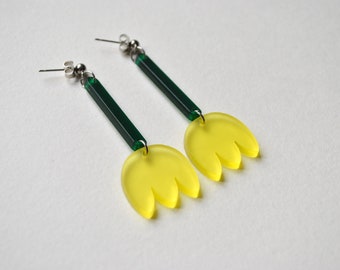 Small tulip earrings, yellow and green earrings, nature inspired earrings, yellow tulip dangle earrings, floral earrings, girlfriend gift