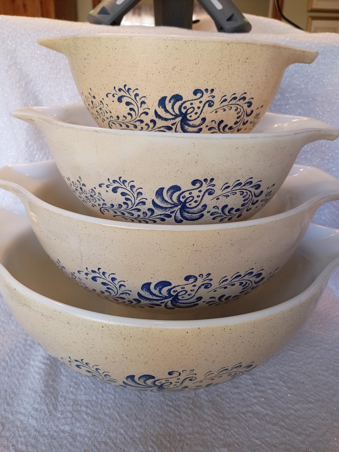 Pyrex Homestead nesting Cinderella/mixing bowls. Set of 4 - 441, 442, 443, 444
