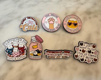 Cat Needlepoint Needle Minder / Accessories