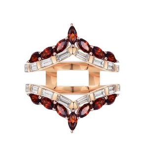 Anillo de granate marquesa, banda protectora para anillo de boda, banda curva de oro vermeil de 18 quilates, piedra de nacimiento de enero, anillo apilable a juego para novias.