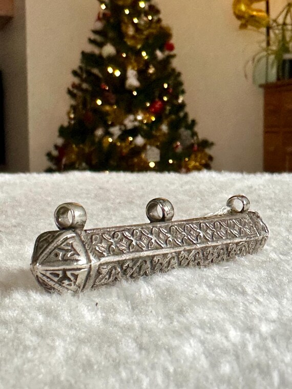 Pendentif ancien talisman / amulette cylindrique - image 1