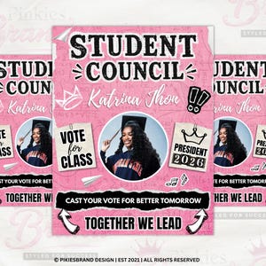 K&ouml;nnte beinhalten: Rosa Wahlplakate f&uuml;r den Studentenrat mit dem Text "STUDENT COUNCIL" und "Katrina Thon". Jedes Plakat enth&auml;lt ein Foto einer Frau, den Text "VOTE for CLASS" und "PRESIDENT 2026". Die Plakate lauten auch "CAST YOUR VOTE FOR BETTER TOMORROW" und "TOGETHER WE LEAD".