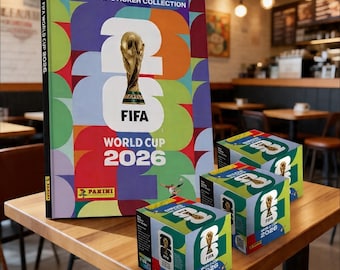 De officiële Panini FIFA World Cup 2026™-stickercollectie: 3 dozen met 50 pakketten en een album met harde kaft, cadeau voetbalfan