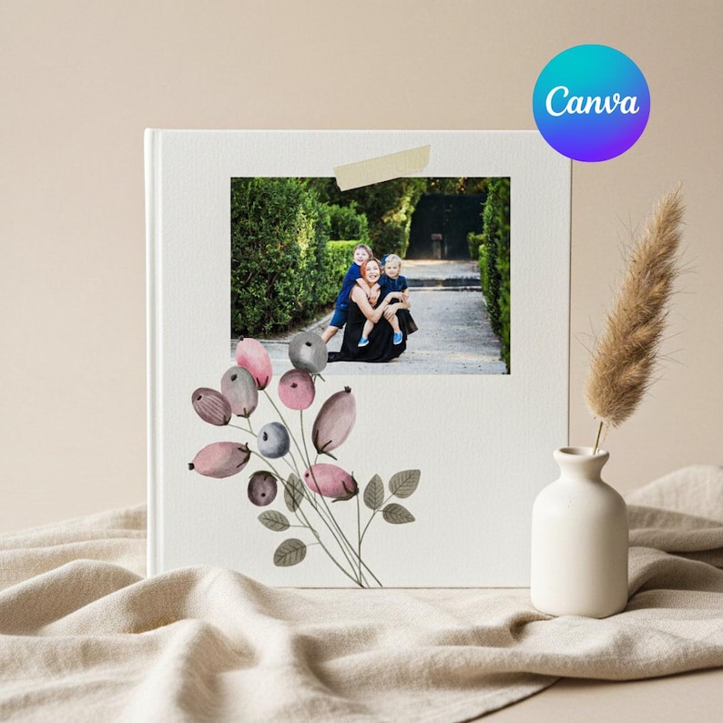 Szablon albumu ze zdjęciami – 12x12, edytowalny w Canva, z rysowanymi ręcznie ilustracjami zdjęcie 1