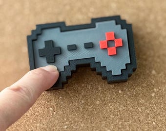 Controlador de juegos retro, juguete antiestrés con clic, arte pixelado de 8 bits, interruptor de teclado con clic, regalo para gamers, juguete de escritorio hecho a mano en EE. UU.