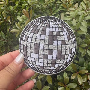 Aplique termocolante de bola de discoteca com glitter – Aplique retrô de bola de espelhos dos anos 70 para jaquetas e bolsas.