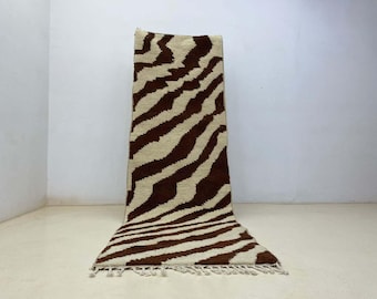 Tapis de couloir marocain zèbre noué à la main, tapis de couloir bohème safari en laine, motif zèbre marocain