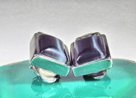 Vintage Silvertone and Black Glass Moonglow Clip … - image 6