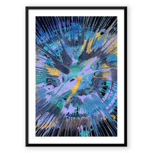 Peut inclure: Impression d'art abstrait encadrée. L'œuvre présente une explosion de couleurs vives, avec des bleus, des verts, des jaunes et des violets émanant d'un point central sur un fond noir. La peinture semble avoir été éclaboussée ou dégoulinante.