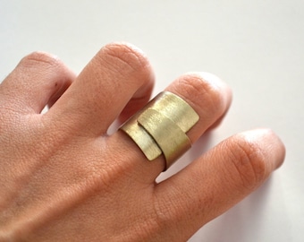 Minimalist Folded Ring: Wide Simple Overlapping Ring