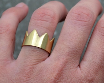 Crown Ring: Royal Statement Jewelry in Silver or Brass