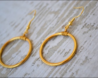 Open Circle Earrings, Gold Brass Hoop Earrings, Classy Minimalist Earrings, Geometric Dangle Earrings, Simple Lightweight Earrings