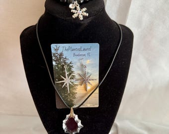 Jewelry Set- Snowflake pendant necklace, bracelet & dangle earrings.