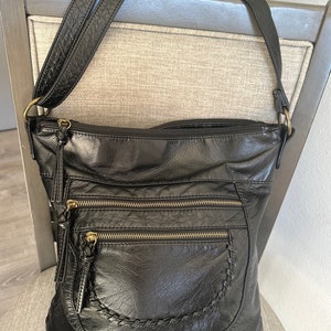 Vintage Bueno bolso de hombro de cuero sintético-correa ajustable-tiene un "aspecto desgastado"