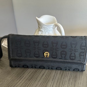 Vintage Etienne Aigner Shoulder Logo Clutch