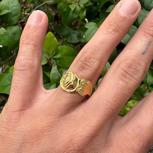 Anillo de cuchara rosa de acero inoxidable dorado, cualquier talla.