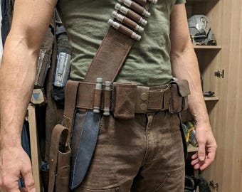 Star Wars-inspirerad Mandalorian-bälte Cosplay-dräkt Läderbälte med benpistol och hölster.
