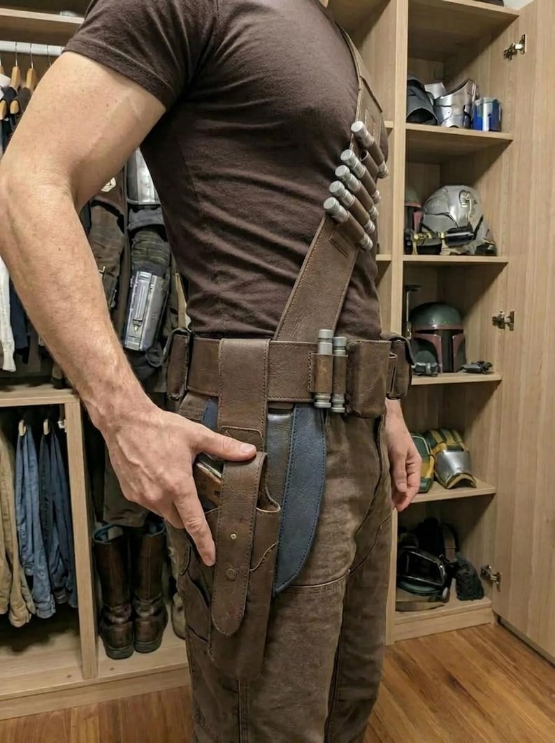 Star Wars-inspirerad Mandalorian-bälte Cosplay-dräkt Läderbälte med benpistol och hölster. bild 2