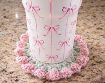 Handgemaakte gehaakte tulpenonderzetter – Cottagecore-decoratie met bloemen