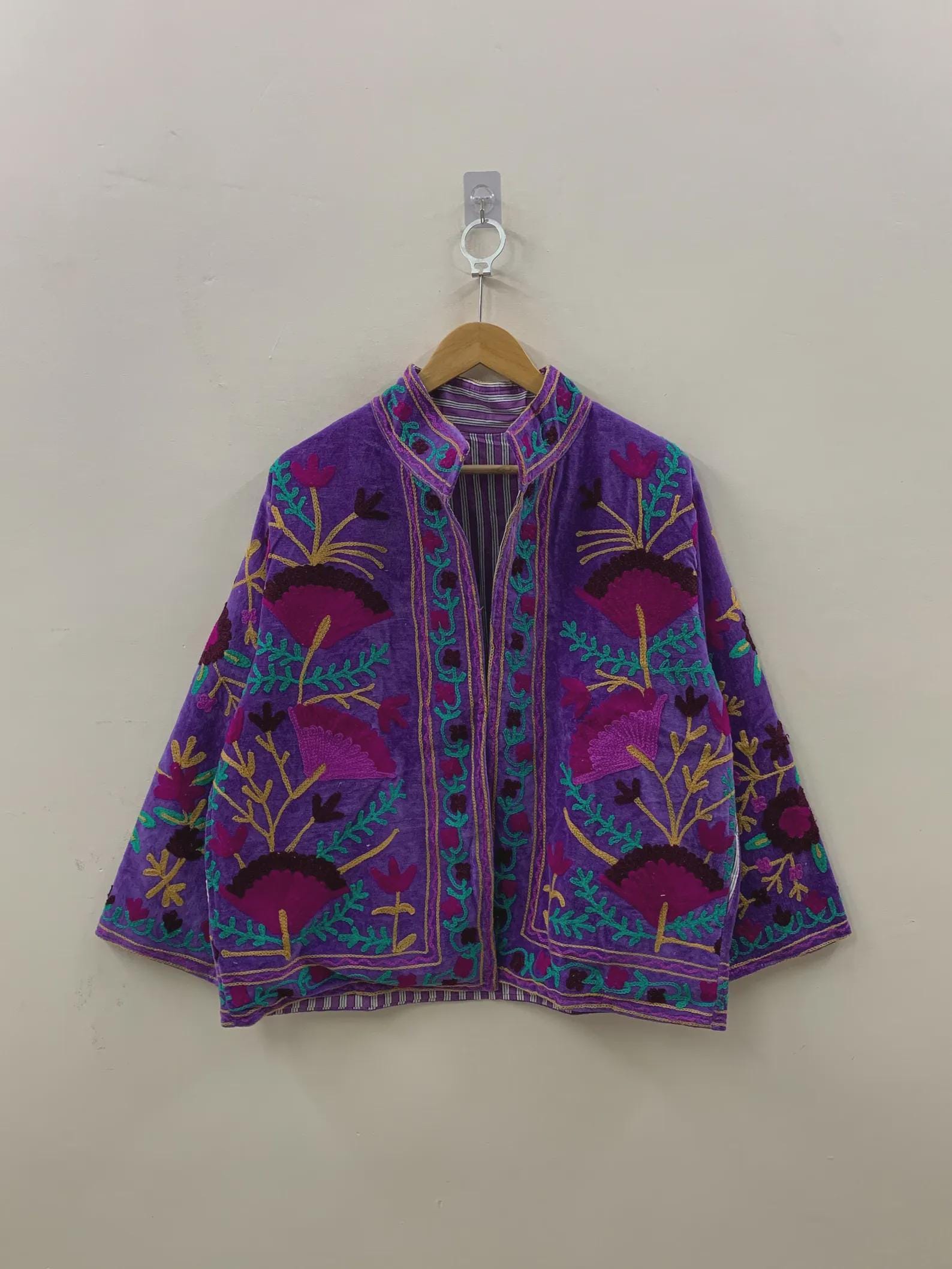 Tenture Chinoise broderie ancienne sur soie XIXème Décor Floral