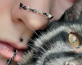 Barbed Wire Nose Chain
