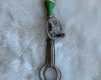 Vintage A&J Hand Crank Egg Beater Green Wood Handle Made in USA Pat Oct 9 1923