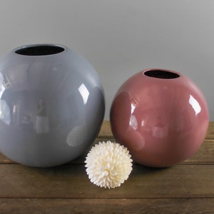 Haeger Ceramic Ball Vase 4306, Round Sphere Orb, Vintage 80s Mod Decor, Multi Colors & Sizes, Grey, Navy Blue, Light Blue, Mauve, Pink image 8